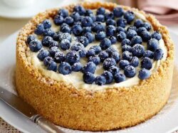 Творожный чизкейк с черникой на печенье