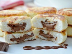 Творожные сырники с шоколадом к чаю