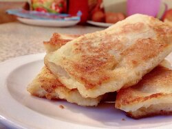 Яичный рулет с сэндвичами и запеченными яблоками