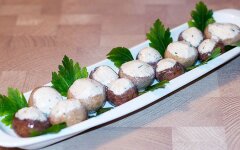 Простые маринованные шампиньоны на скорую руку