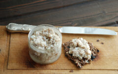 Форшмак с яблоками и имбирем