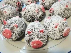 Нежное пирожное в кокосовой стружке