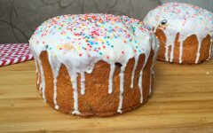 Кулич на топленом молоке с изюмом