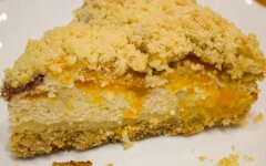 Королевская ватрушка с творогом, фруктами и ягодами