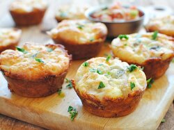 Маффины из куриной грудки с сыром