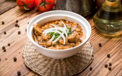 Харчо из курицы с пряными травами