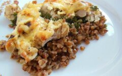 Курица с гречкой под сыром