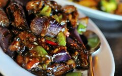 Баклажаны с чесноком и кунжутом по-китайски