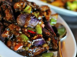 Баклажаны с чесноком и кунжутом по-китайски