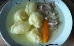 Простые клецки из манки для супа
