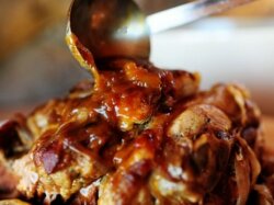 Филе свинины тушеное с яблоками по-польски