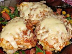 Куриная грудка с грибами под шубой из картофеля