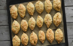 Пирожки с курицей, капустой и картошкой из теста на йогурте