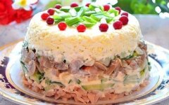 Салат «Рицца» с копченой курицей