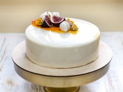 Двухслойный муссовый торт с основой из печенья