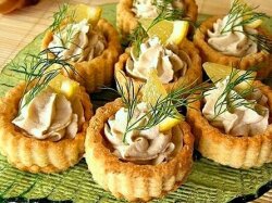 Сырные тарталетки с кунжутом