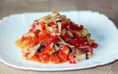 Салат из баклажанов и болгарского перца на гриле