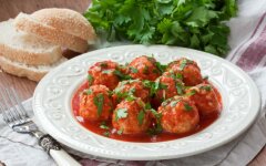 Медовые рыбные тефтели с рисом