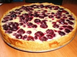 Нежный заливной пирог с ягодами