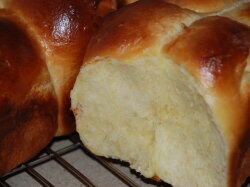 Булочки бриошь на молоке в мультиварке