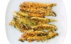 Палочки из кабачков в сырном и ароматными травами