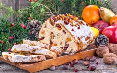 Рождественский творожный штоллен с орехами и цукатами