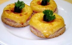 Тосты с жаренными ананасами