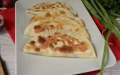 Жареные пирожки на с сыром