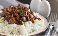 Куриные желудки с рисом в соусе Терияки