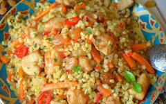 Плов с куриным филе и изюмом в мультиварке
