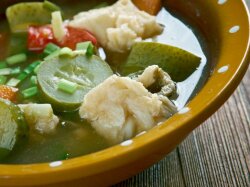 Рыбная солянка с маринованными овощами