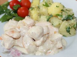 Куриное филе со сливочно-сметанным соусом