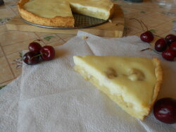 Нежный банановый пирог со сметанной заливкой