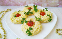 Сырная закуска с чесноком на ананасовых кольцах
