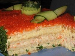 Оригинальный салат с крекерами