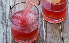 Компот из замороженных ягод с лимончиком