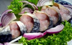 Очень вкусная скумбрия домашнего посола