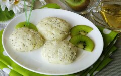 Диетические сырники с маком на пару
