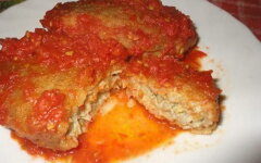 Гречаники с куриным фаршем в соусе