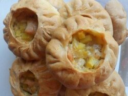Татарские пирожки с картофелем, мясом и луком