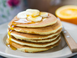 Диетические банановые панкейки с овсянкой