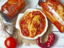 Кабачки «Тещин язык» с помидорами и сладким перцем