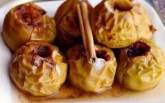Медовые яблоки с корицей в духовке