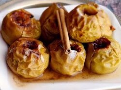 Медовые яблоки с корицей в духовке