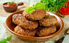 Котлеты  из овсянки с картофелем и луком