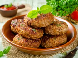 Котлеты  из овсянки с картофелем и луком