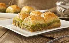 Восточная пахлава с грецкими орехами по-домашнему