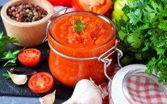 Аджика из баклажанов с перцем и помидорами