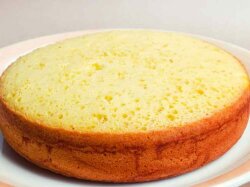 Простой бисквит с ванилином в мультиварке