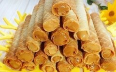 Вафельные трубочки с вареной сгущенкой по-домашнему